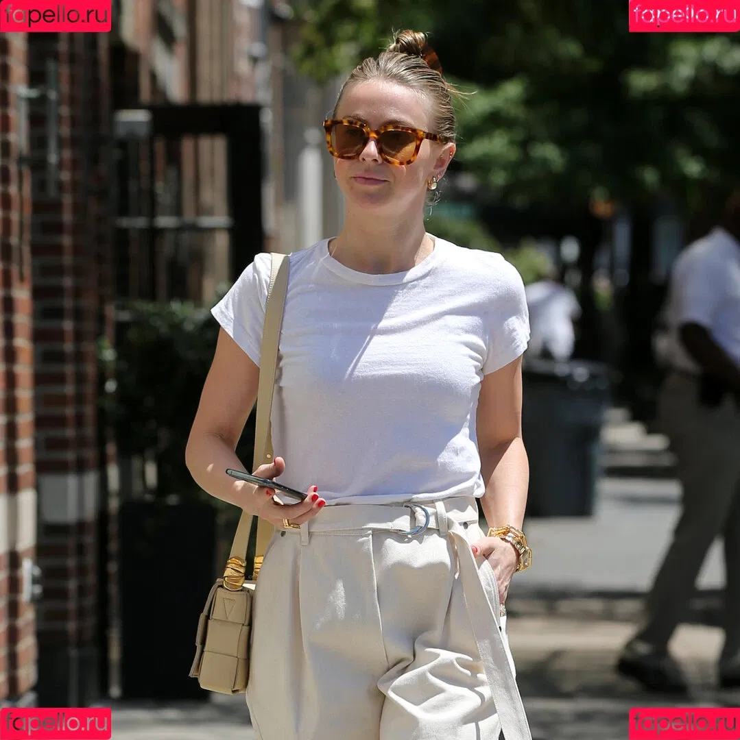 Julianne Hough Onlyfans Photo Gallery 