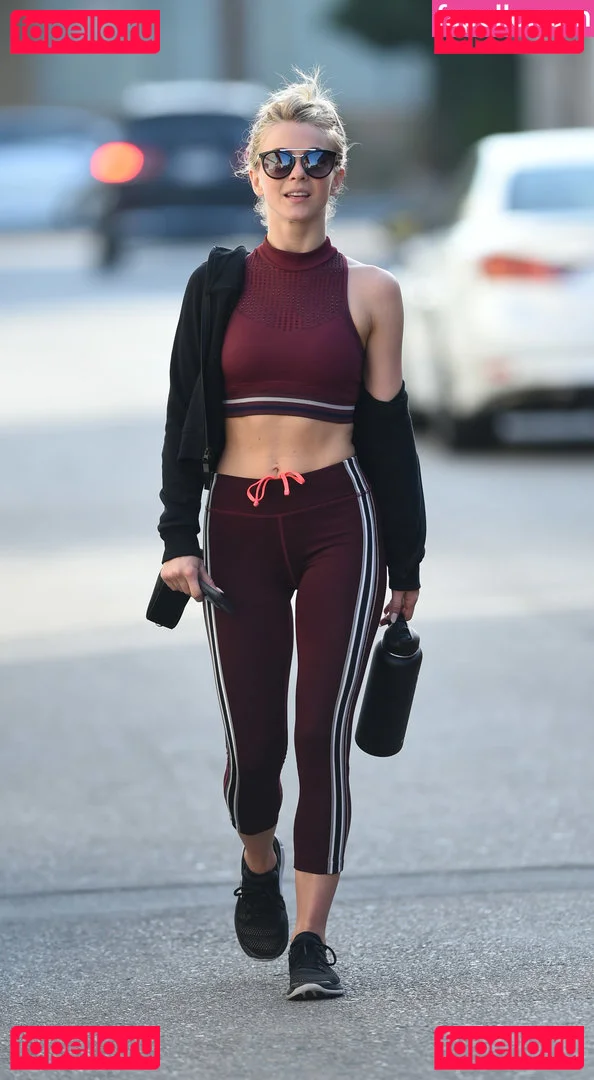 Julianne Hough Onlyfans Photo Gallery 