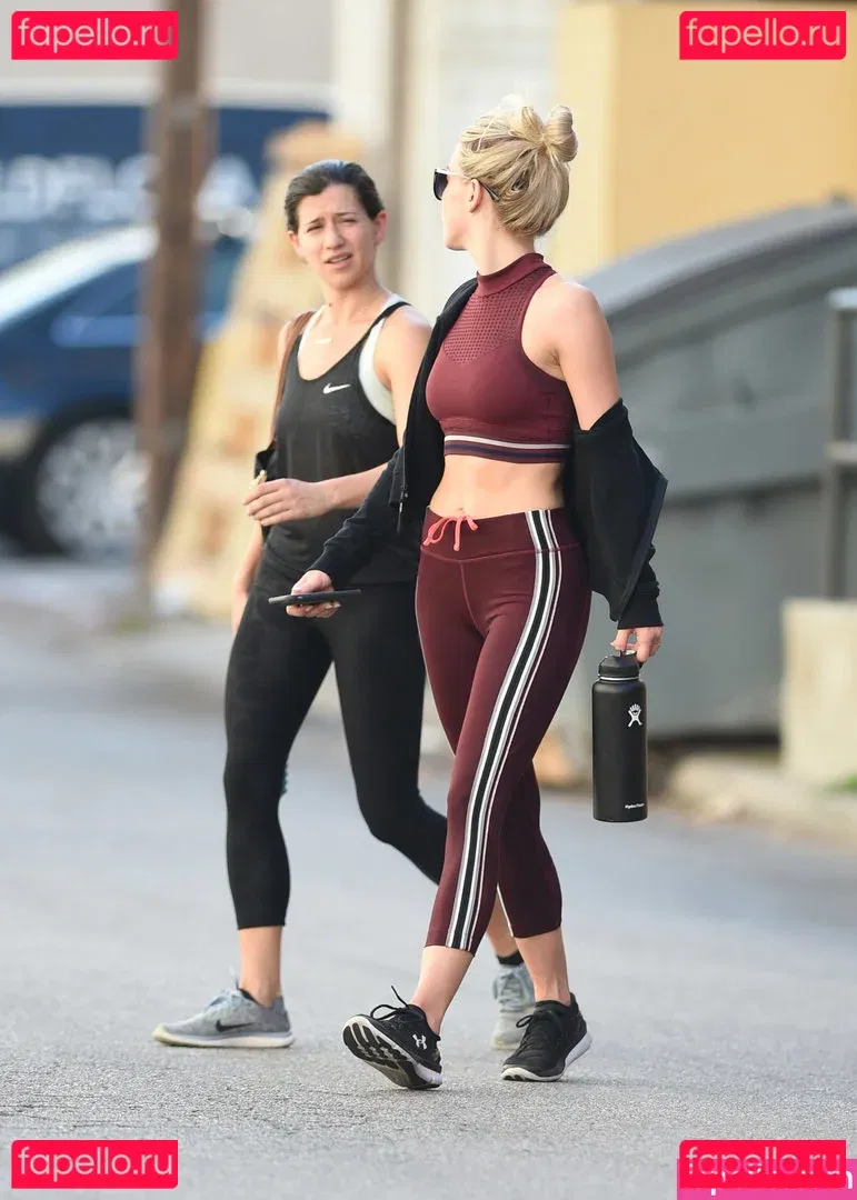 Julianne Hough Onlyfans Photo Gallery 