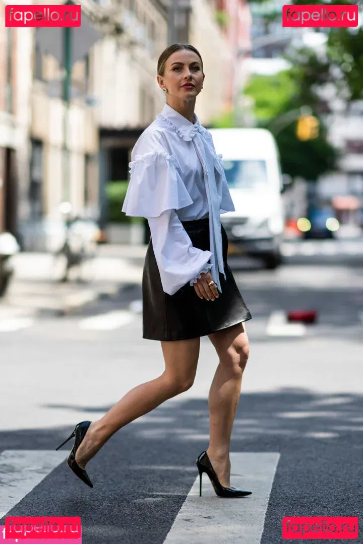 Julianne Hough Onlyfans Photo Gallery 