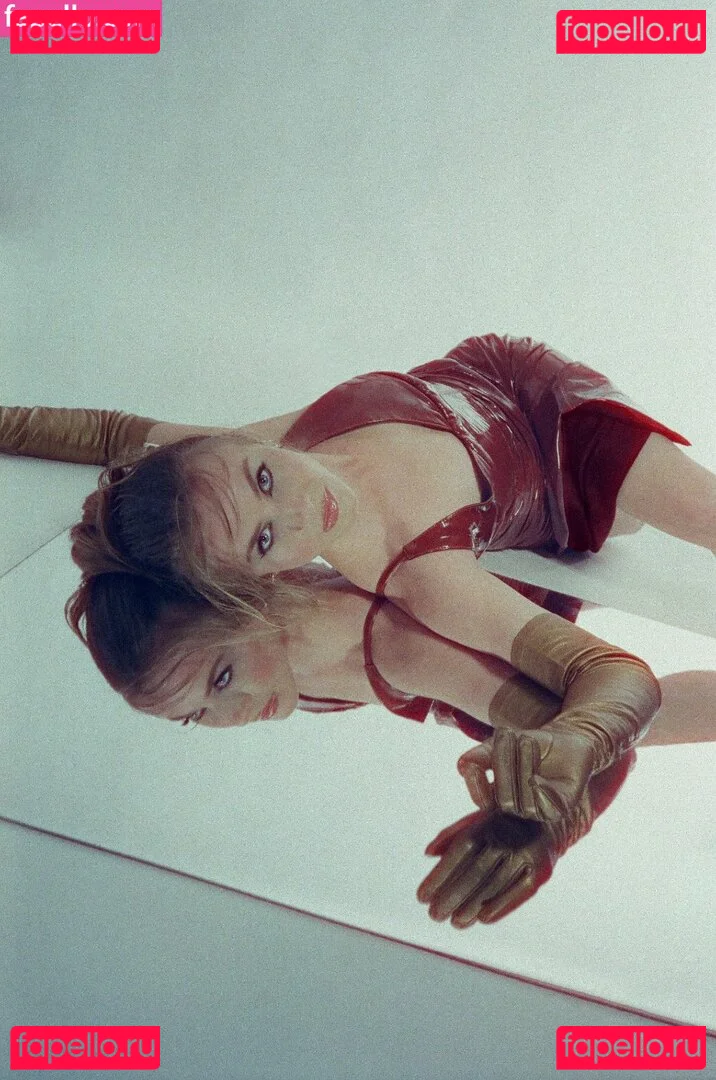 Julianne Hough Onlyfans Photo Gallery 