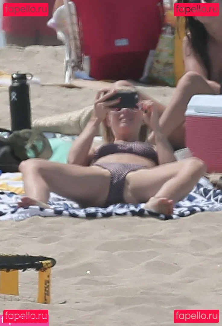 Julianne Hough Onlyfans Photo Gallery 