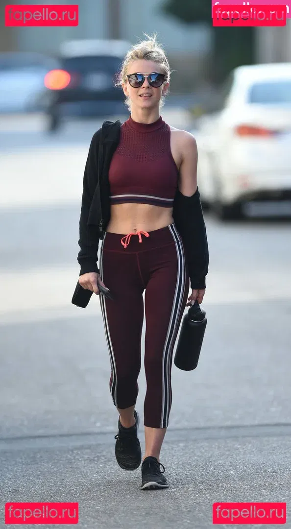 Julianne Hough Onlyfans Photo Gallery 