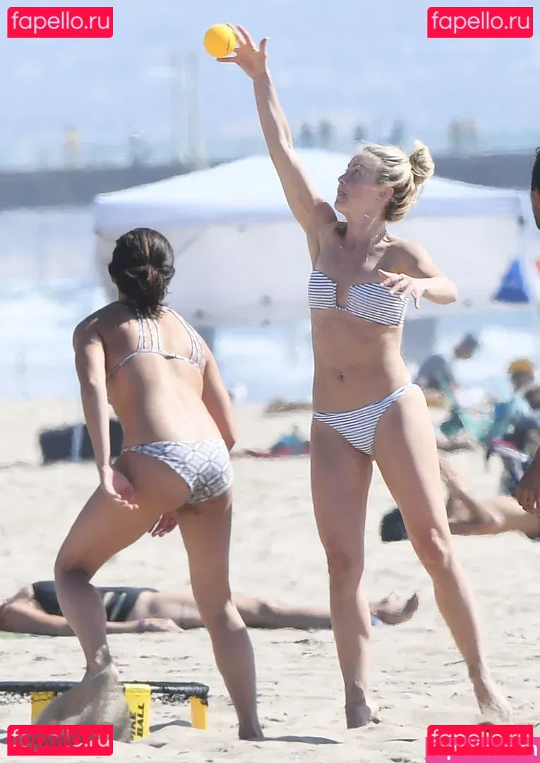 Julianne Hough Onlyfans Photo Gallery 