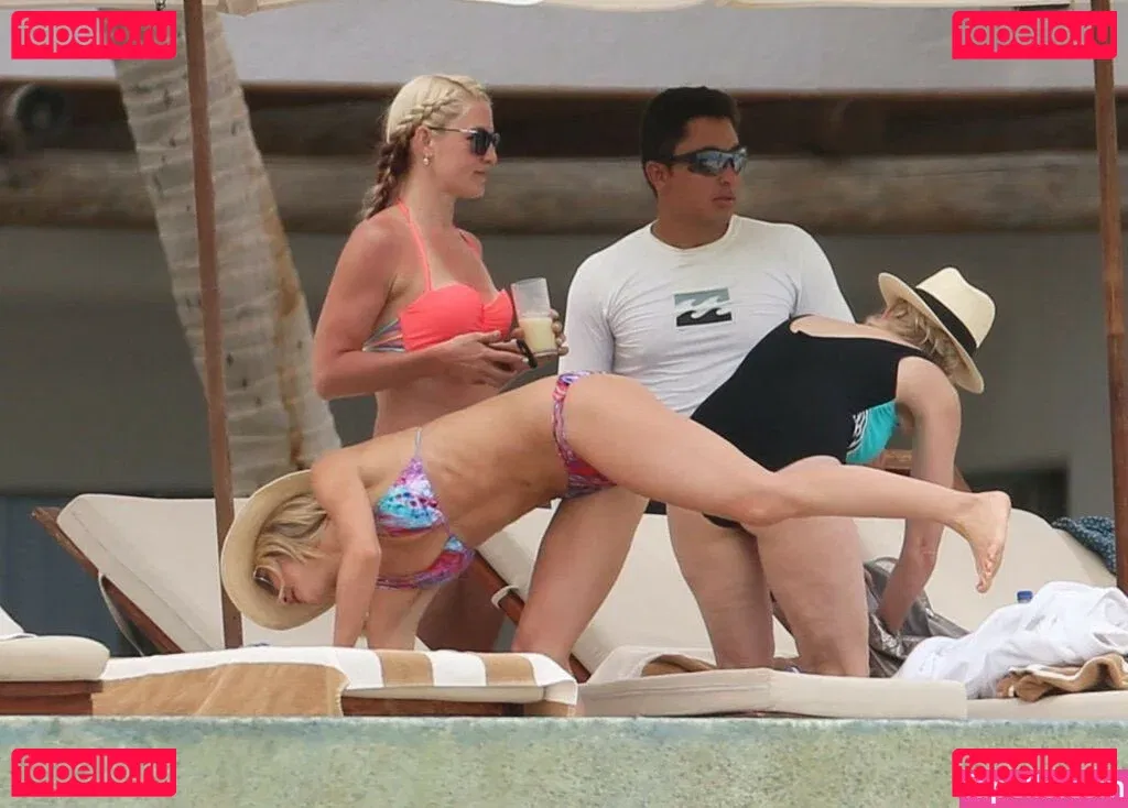 Julianne Hough Onlyfans Photo Gallery 