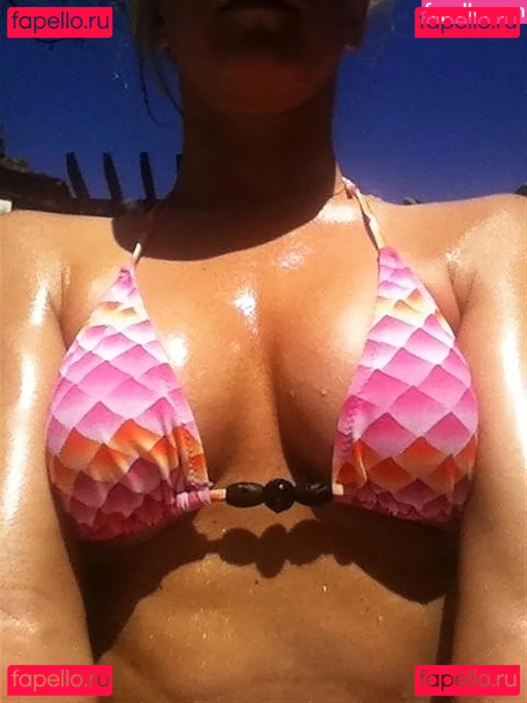 Julianne Hough Onlyfans Photo Gallery 