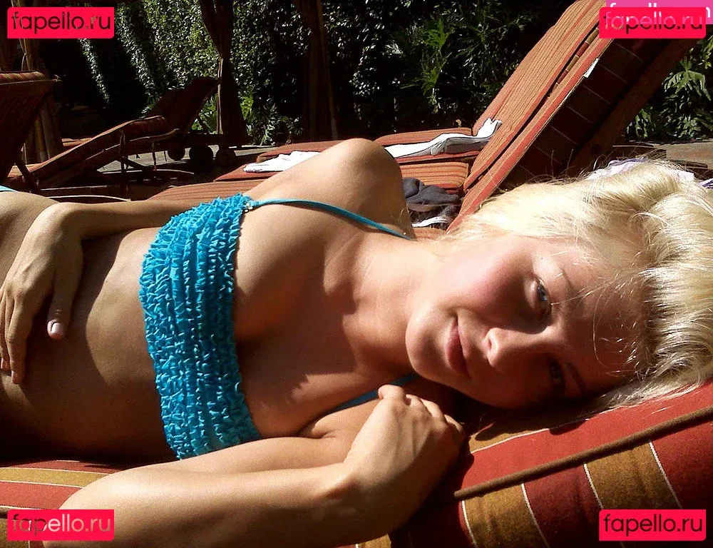 Julianne Hough Onlyfans Photo Gallery 