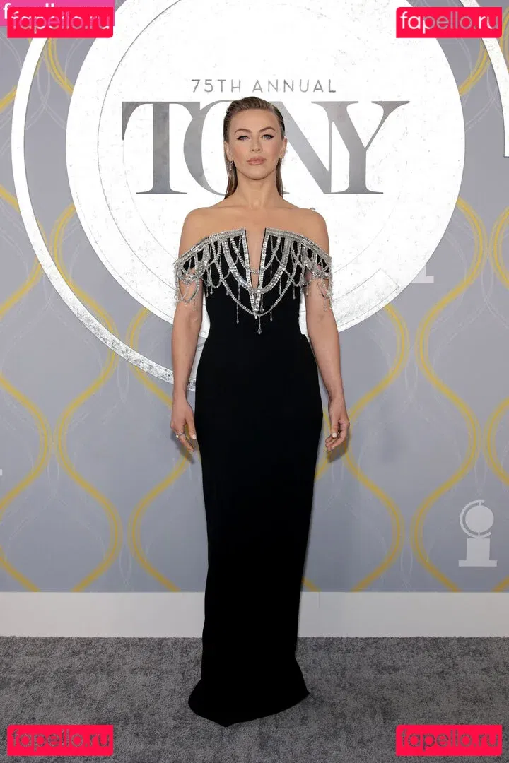 Julianne Hough Onlyfans Photo Gallery 