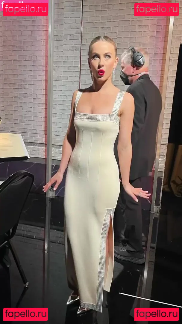 Julianne Hough Onlyfans Photo Gallery 