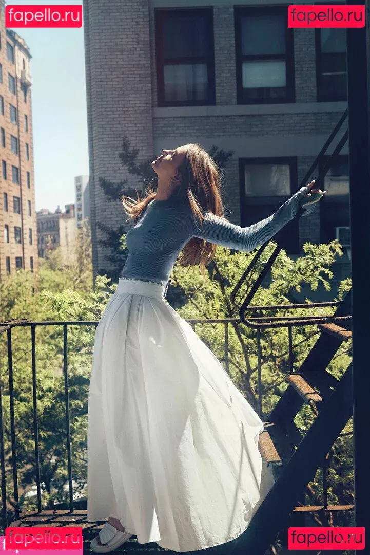 Julianne Hough Onlyfans Photo Gallery 