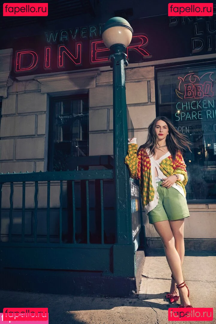 Julianne Hough Onlyfans Photo Gallery 