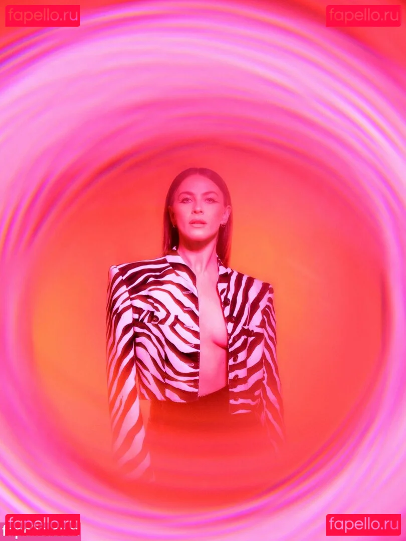 Julianne Hough Onlyfans Photo Gallery 