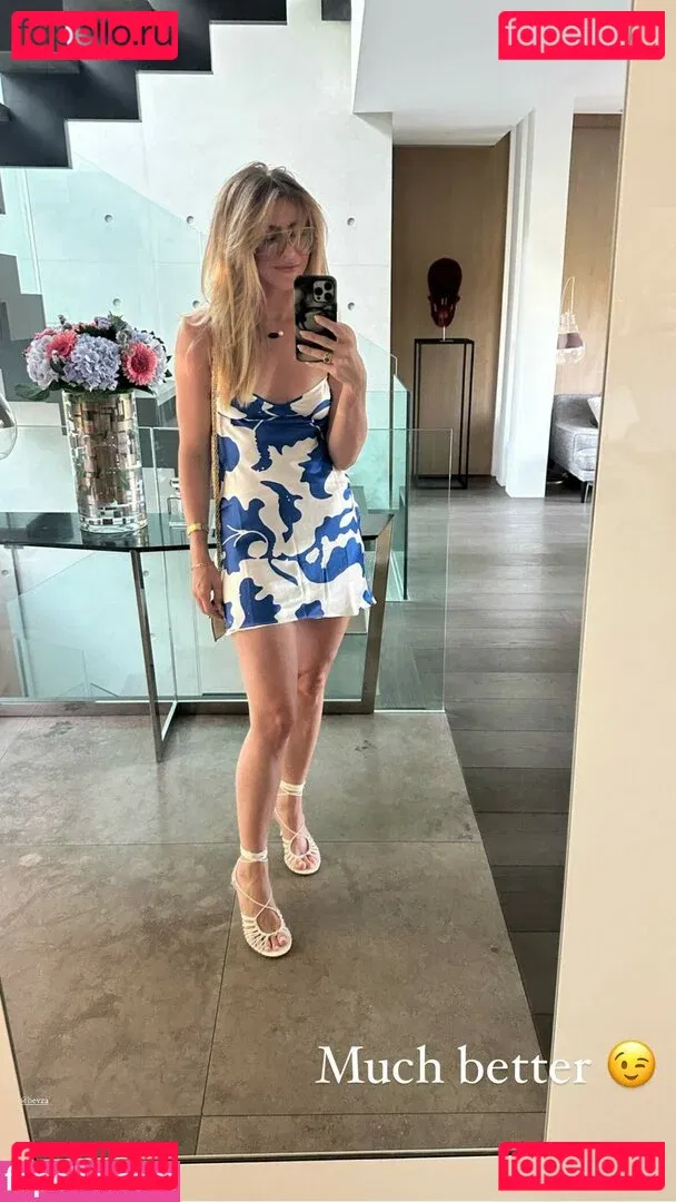 Julianne Hough Onlyfans Photo Gallery 