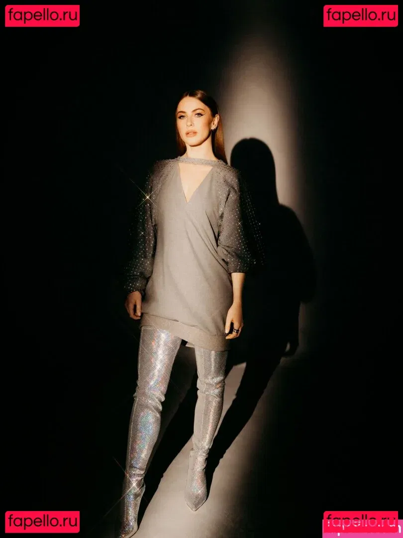 Julianne Hough Onlyfans Photo Gallery 