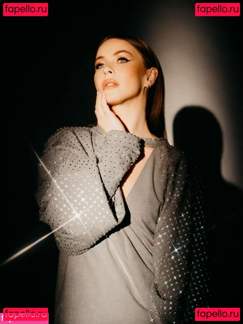 Julianne Hough Onlyfans Photo Gallery 