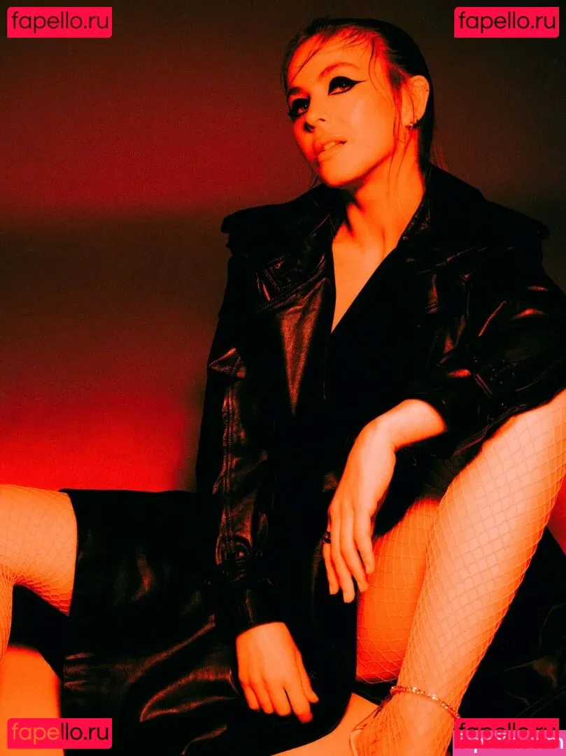 Julianne Hough Onlyfans Photo Gallery 