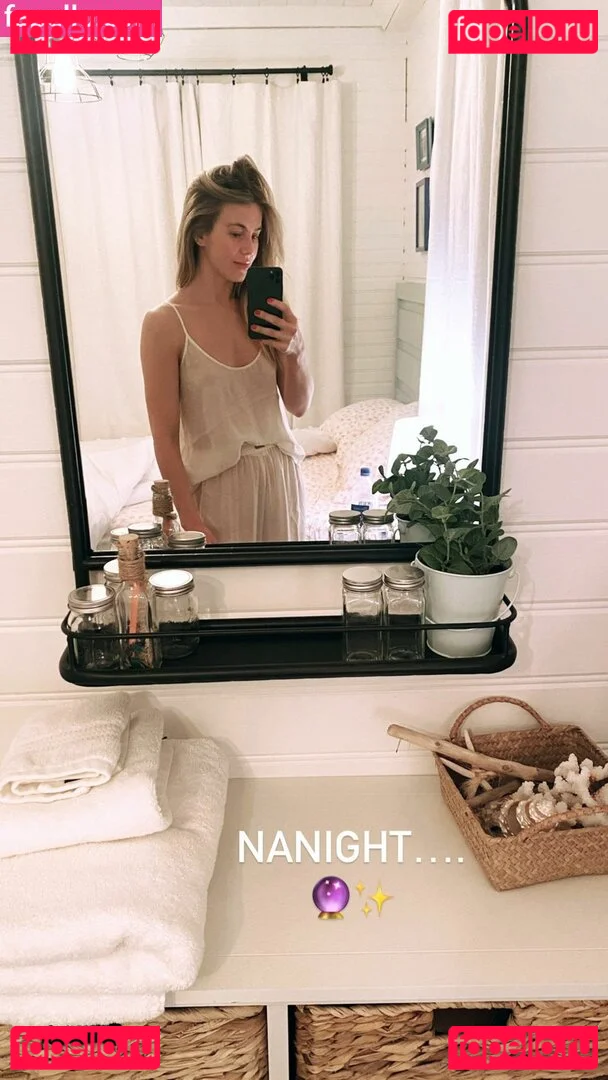 Julianne Hough Onlyfans Photo Gallery 