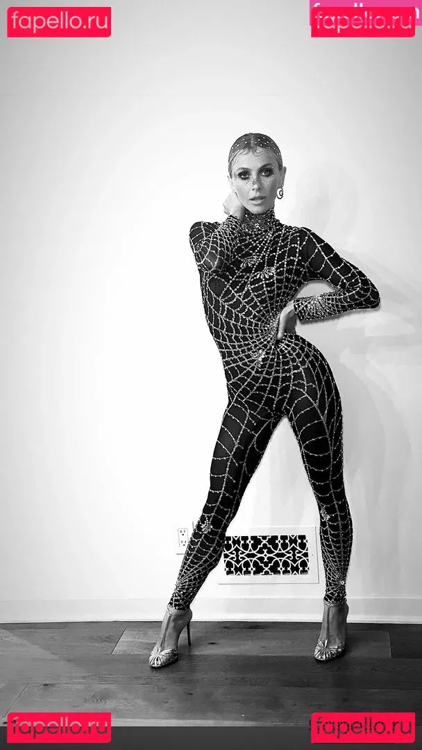 Julianne Hough Onlyfans Photo Gallery 