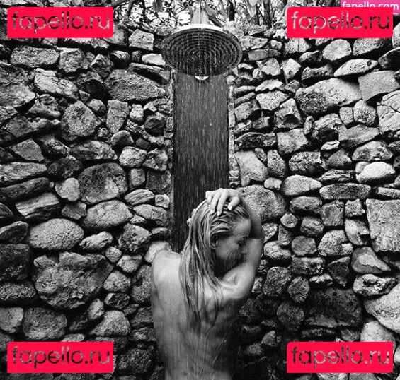 Julianne Hough Onlyfans Photo Gallery 