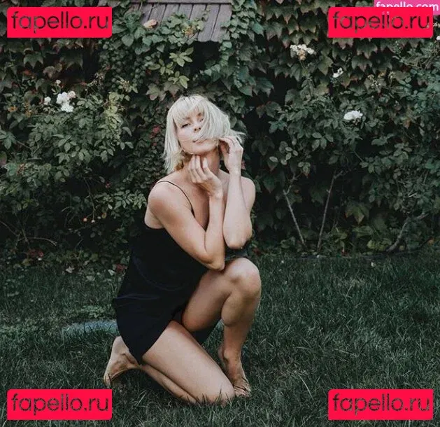 Julianne Hough Onlyfans Photo Gallery 