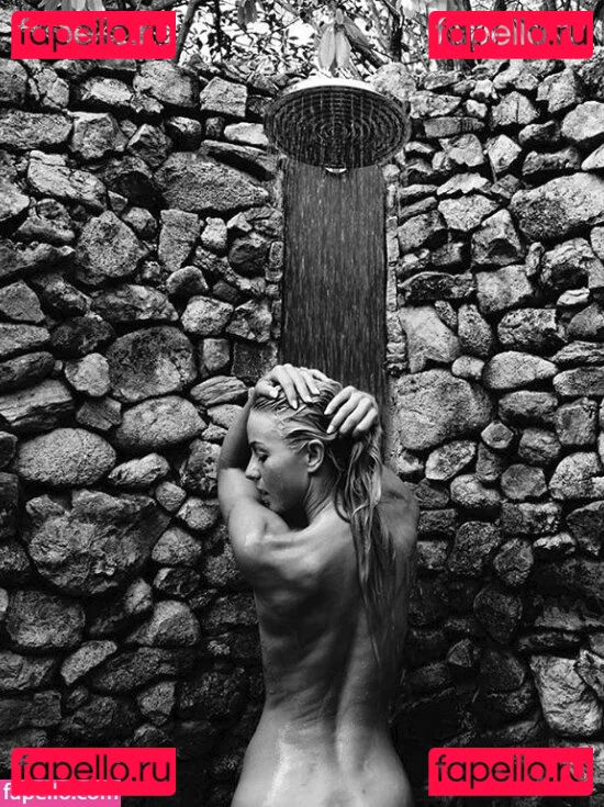 Julianne Hough Onlyfans Photo Gallery 