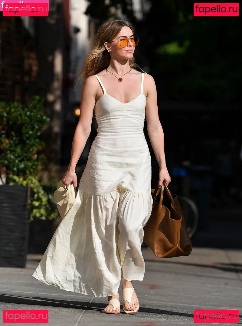 Julianne Hough Onlyfans Photo Gallery 