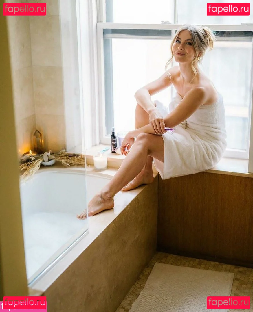 Julianne Hough Onlyfans Photo Gallery 