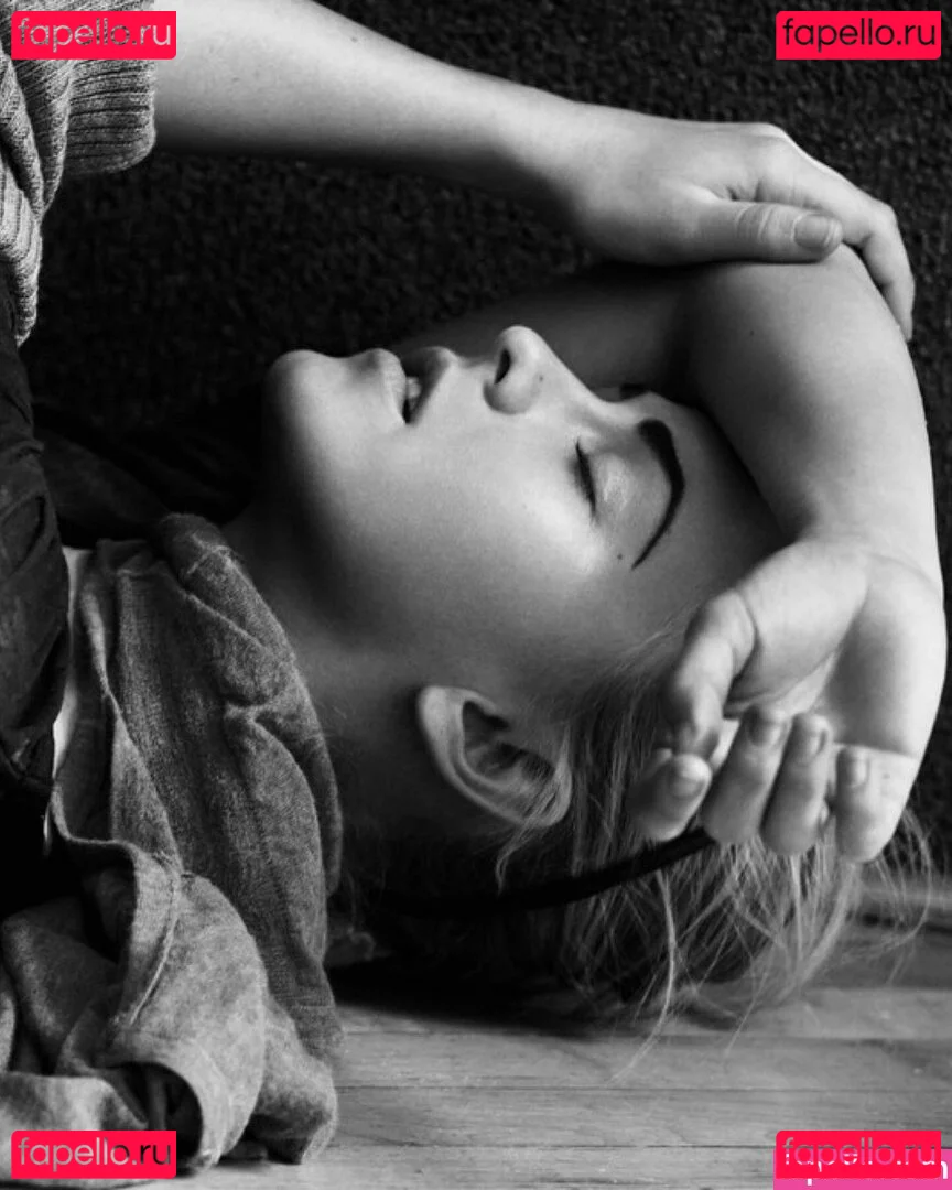 Julianne Hough Onlyfans Photo Gallery 