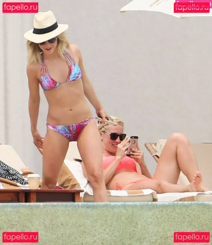 Julianne Hough Onlyfans Photo Gallery 