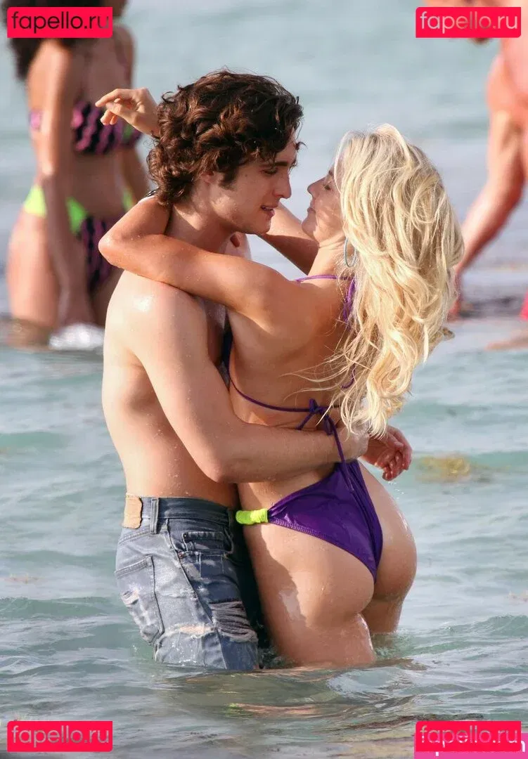 Julianne Hough Onlyfans Photo Gallery 