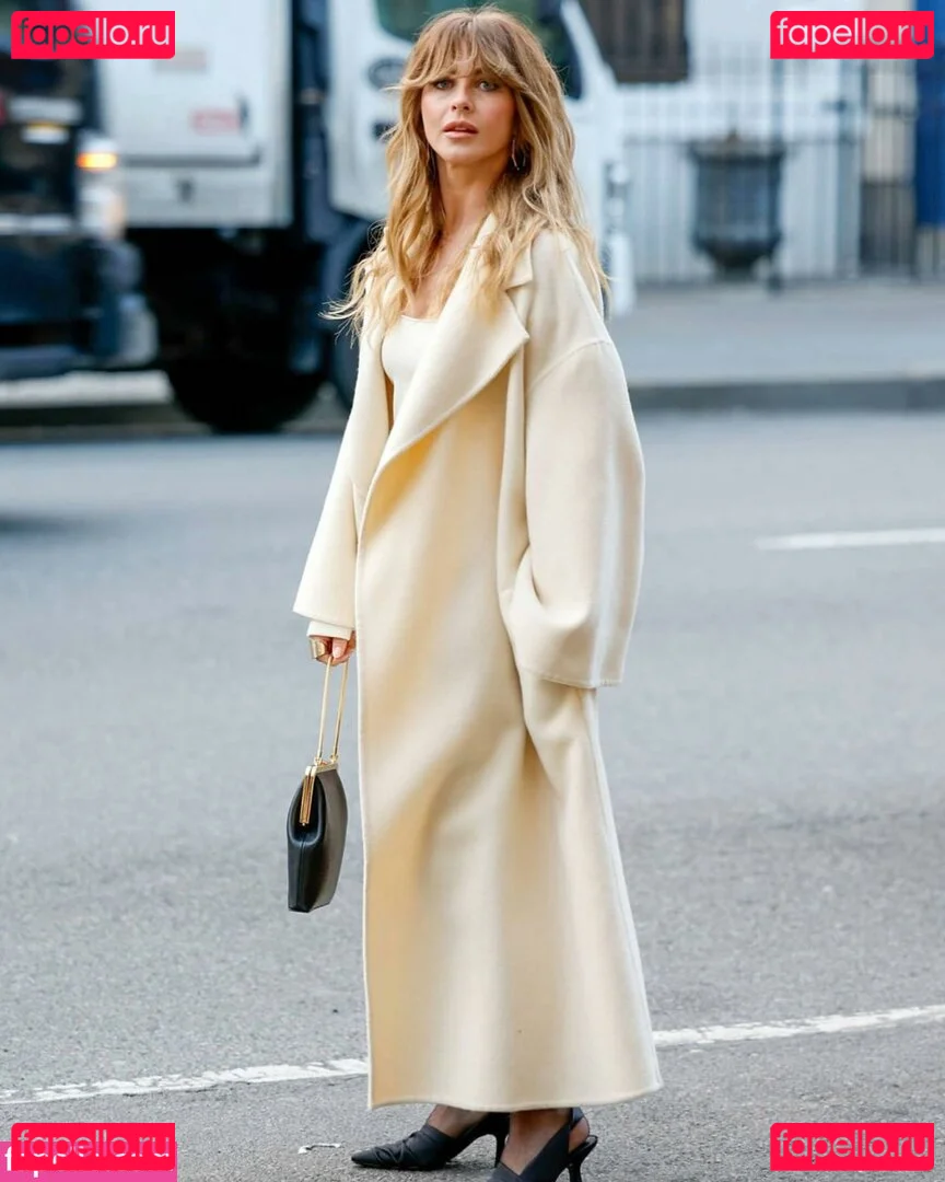 Julianne Hough Onlyfans Photo Gallery 