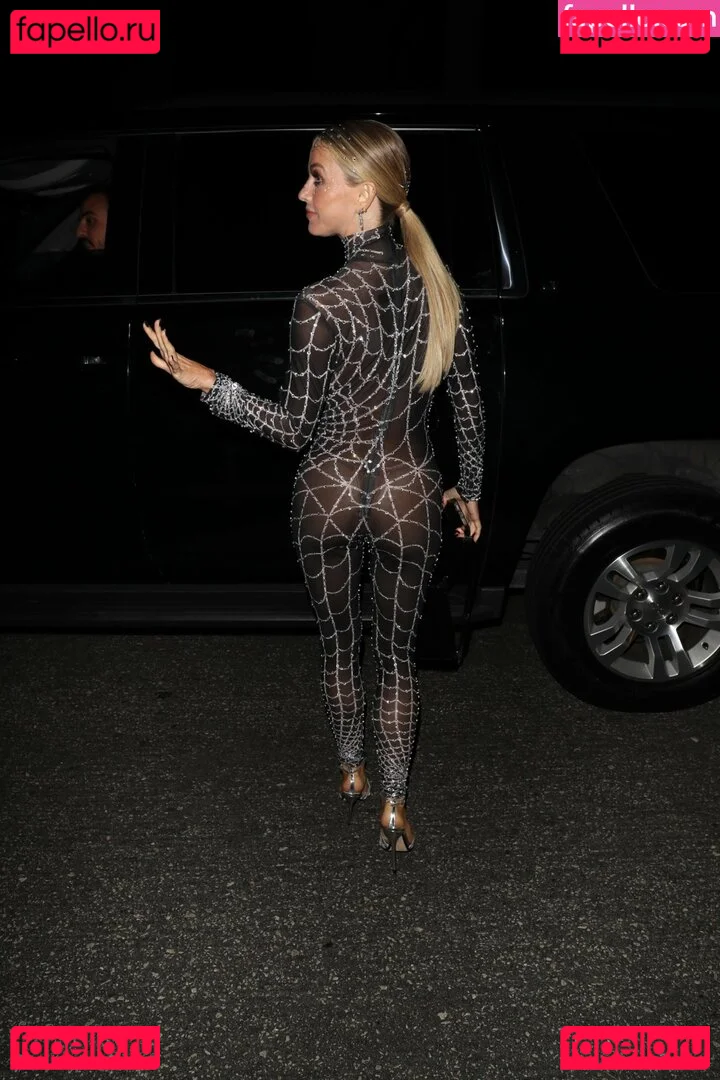 Julianne Hough Onlyfans Photo Gallery 