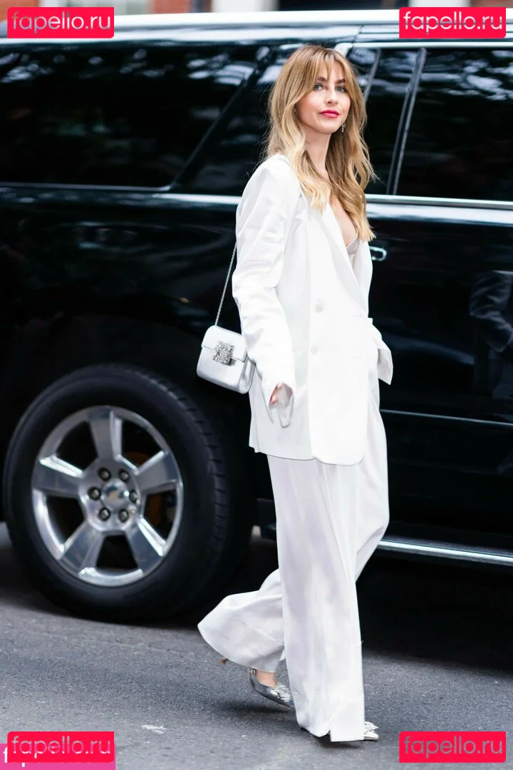 Julianne Hough Onlyfans Photo Gallery 