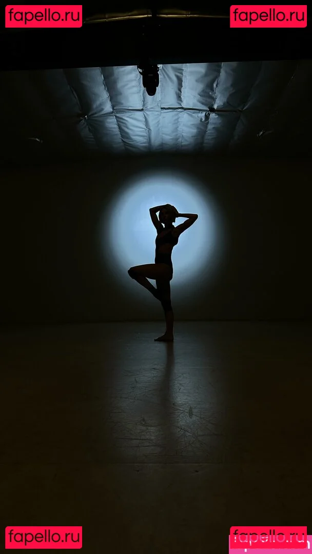 Julianne Hough Onlyfans Photo Gallery 