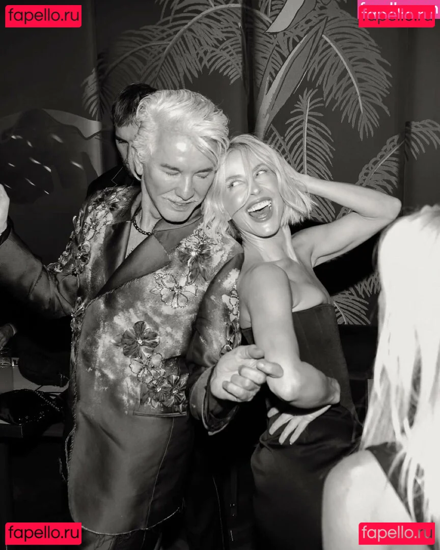 Julianne Hough Onlyfans Photo Gallery 