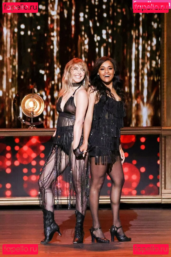 Julianne Hough Onlyfans Photo Gallery 