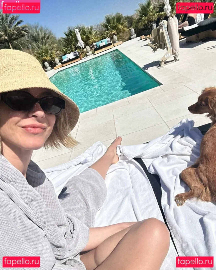 Julianne Hough Onlyfans Photo Gallery 