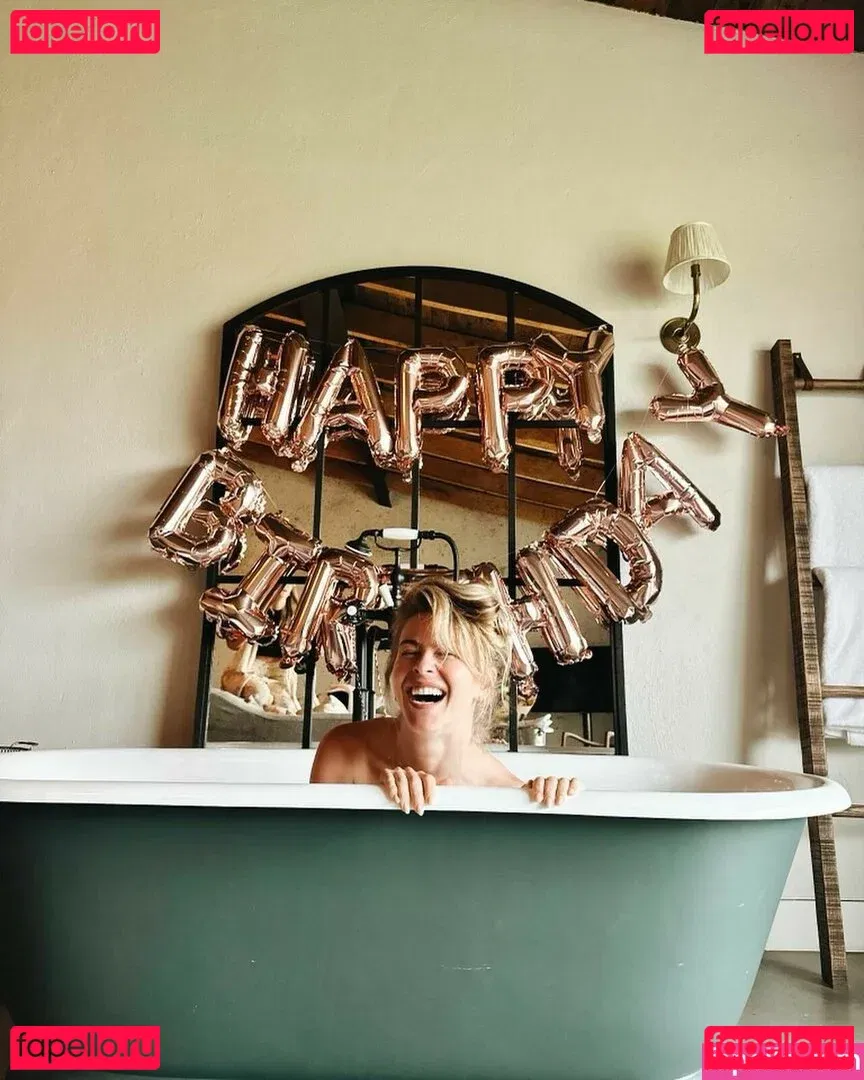 Julianne Hough Onlyfans Photo Gallery 