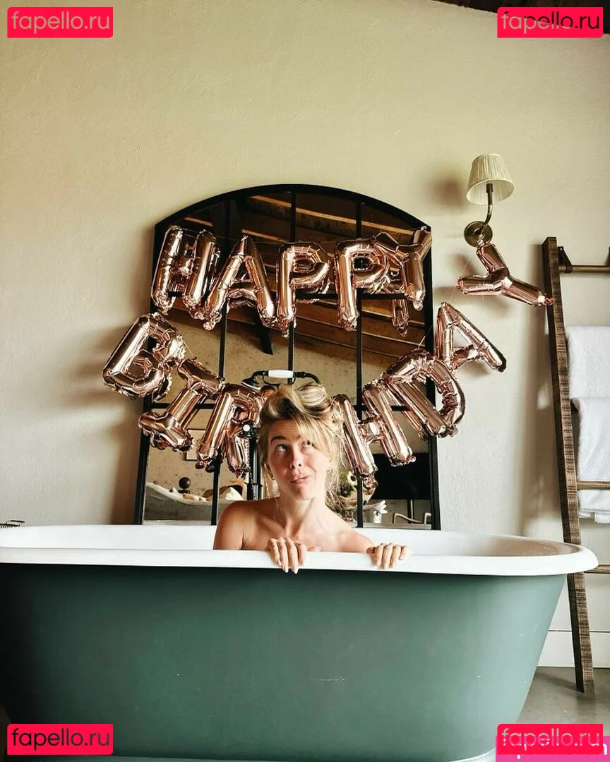 Julianne Hough Onlyfans Photo Gallery 