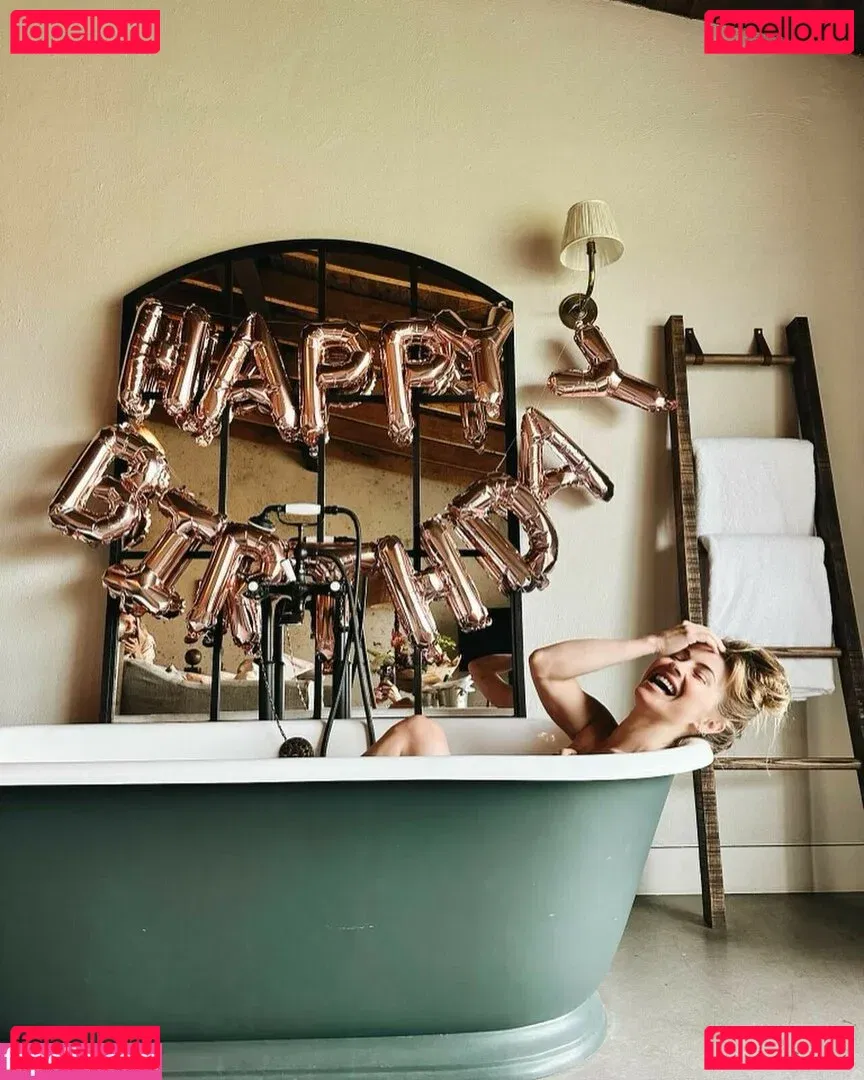 Julianne Hough Onlyfans Photo Gallery 