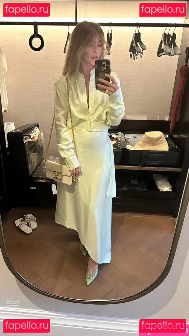 Julianne Hough Onlyfans Photo Gallery 