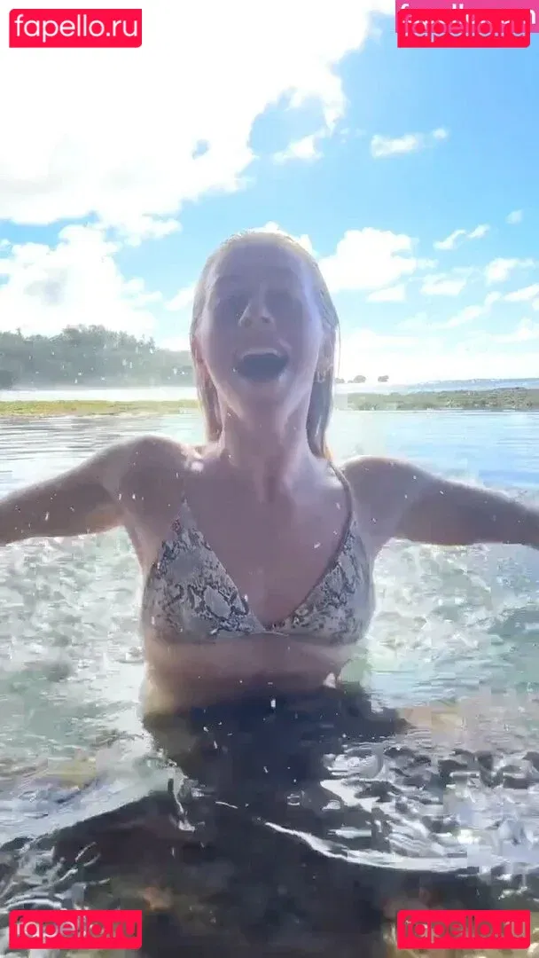 Julianne Hough Onlyfans Photo Gallery 