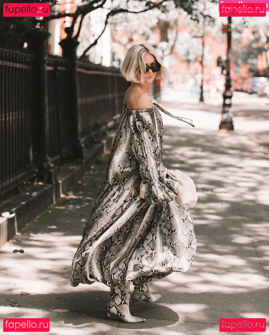 Julianne Hough Onlyfans Photo Gallery 