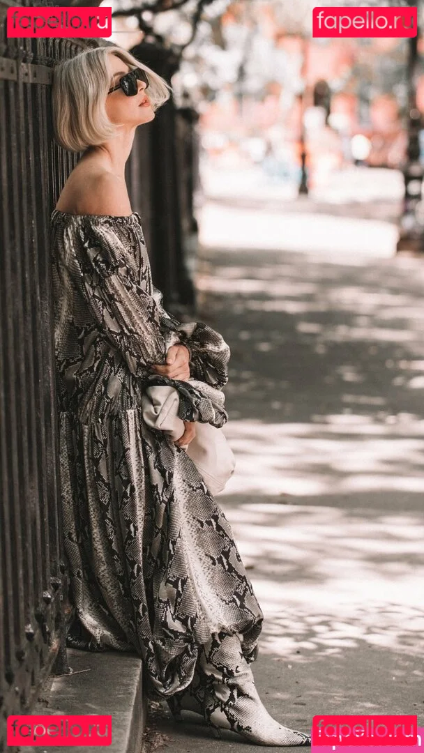 Julianne Hough Onlyfans Photo Gallery 