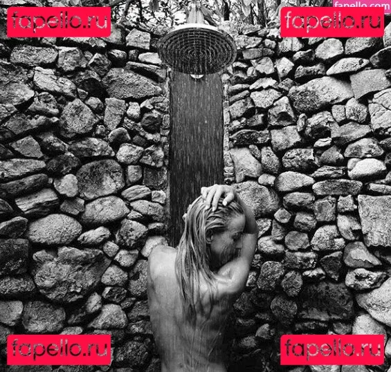 Julianne Hough Onlyfans Photo Gallery 