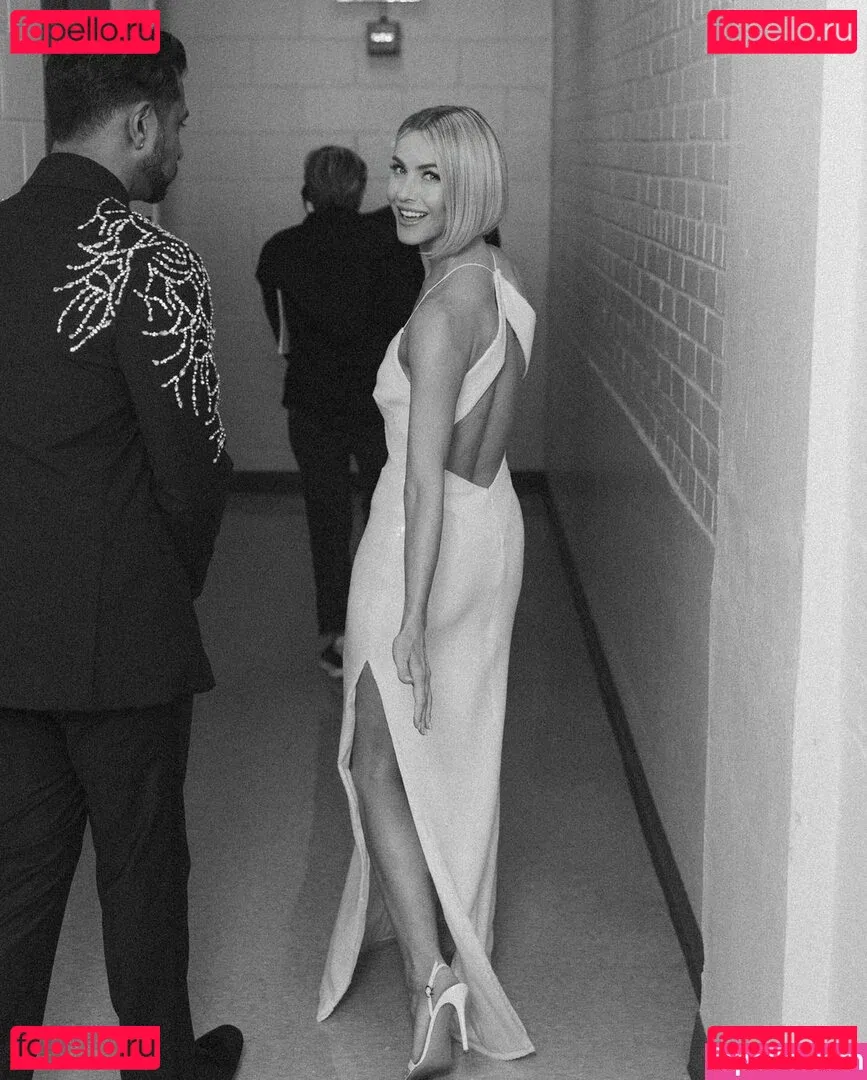 Julianne Hough Onlyfans Photo Gallery 