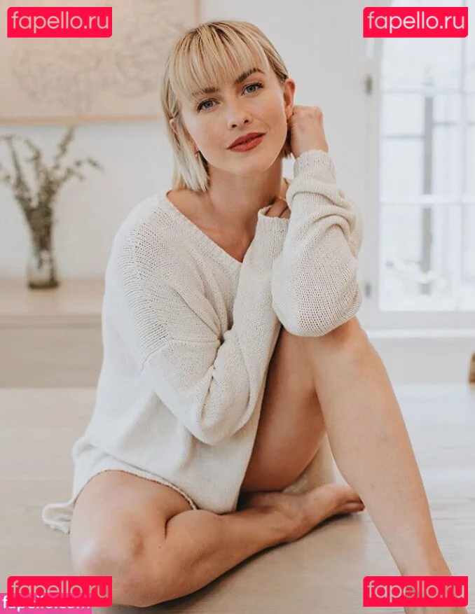 Julianne Hough Onlyfans Photo Gallery 