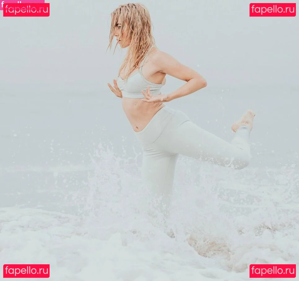 Julianne Hough Onlyfans Photo Gallery 