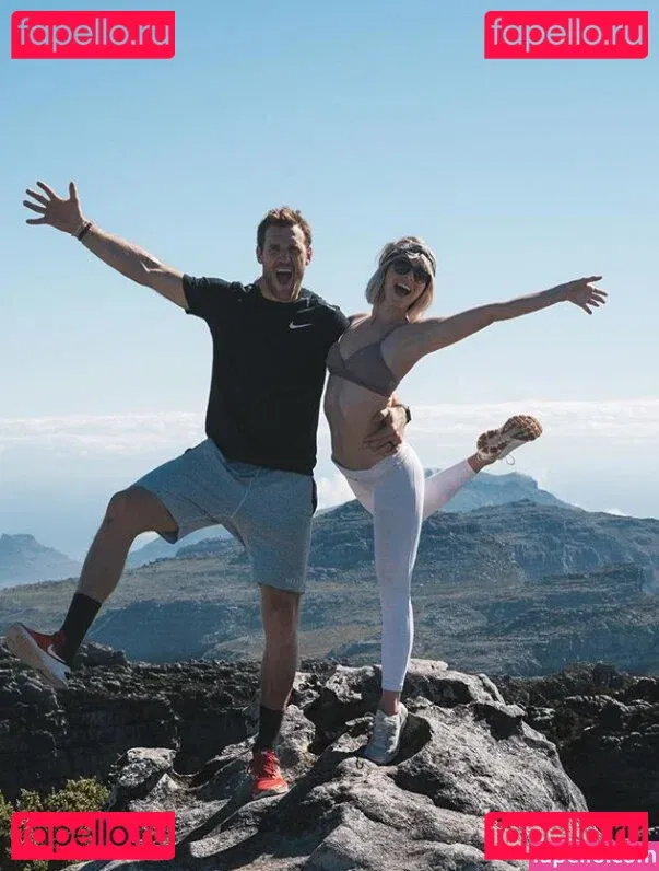 Julianne Hough Onlyfans Photo Gallery 