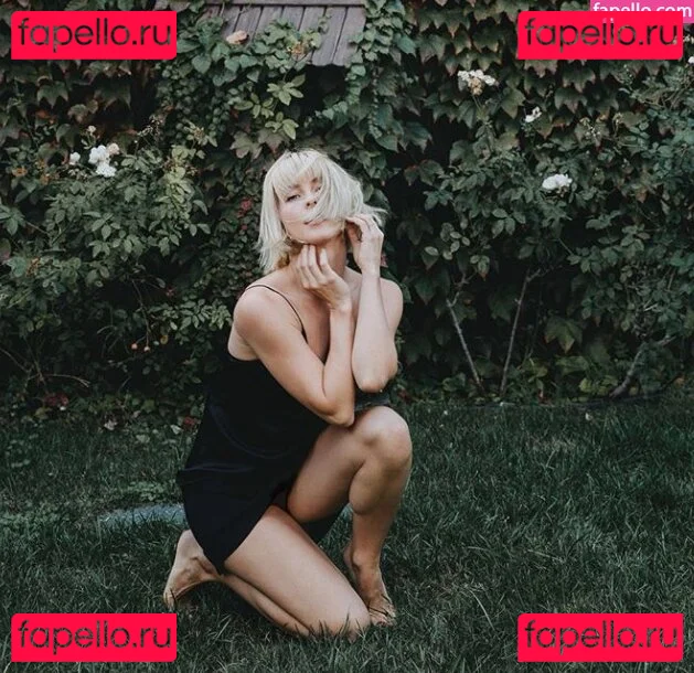 Julianne Hough Onlyfans Photo Gallery 